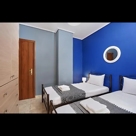 Cozy Apartment Next To The Port! Piraeus Exterior photo