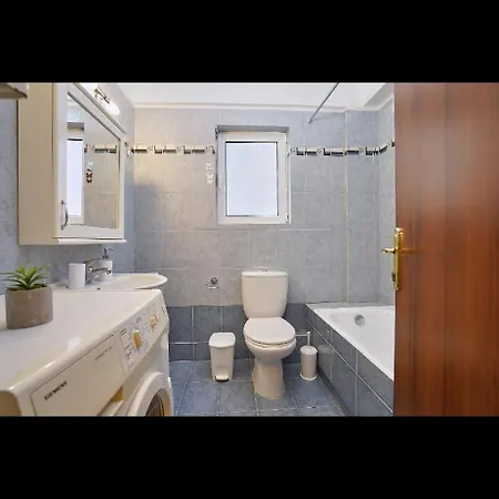 Cozy Apartment Next To The Port! Piraeus Exterior photo